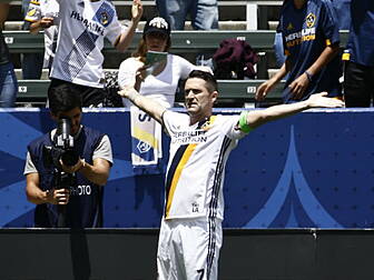 WATCH: Robbie Keane signals re...